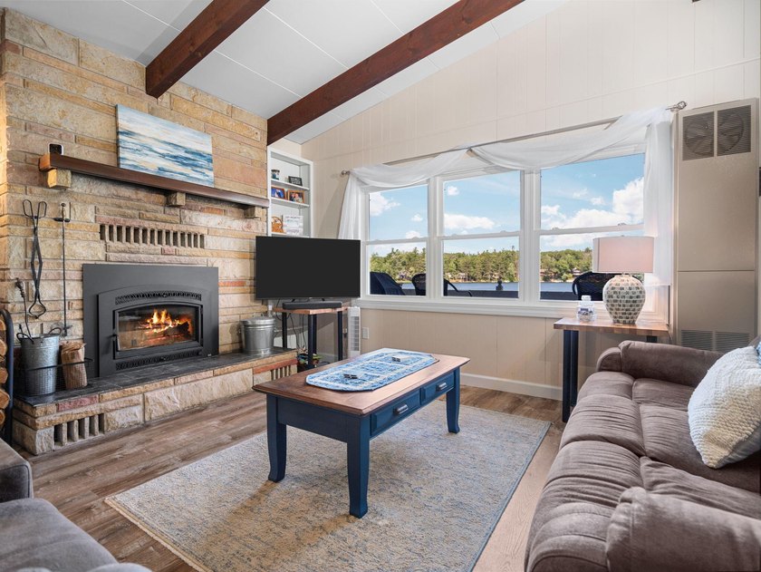 Welcome to Pointe Drive, where views stretch across beautiful - photo 9