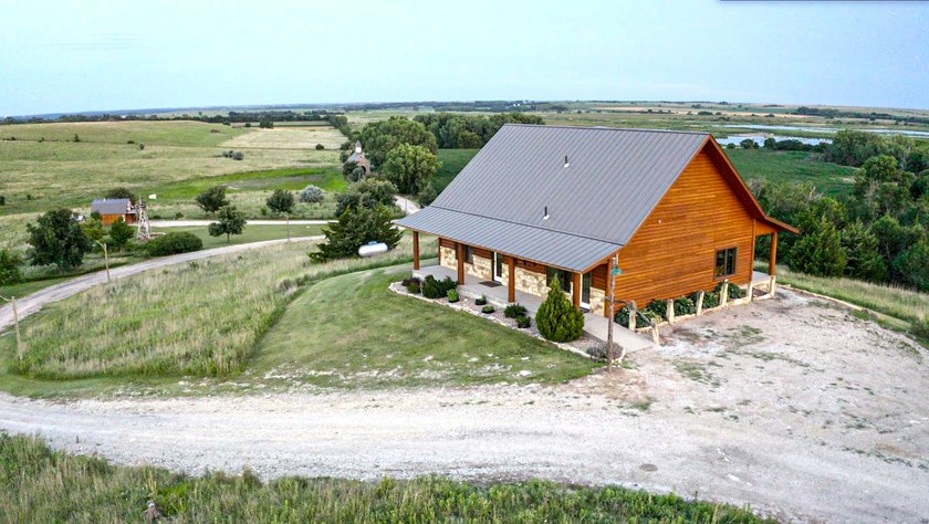 Welcome to the Snow Goose Lodge near Jamestown Wildlife Area and - photo 3