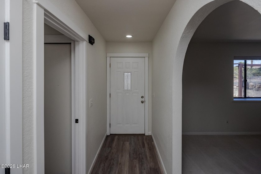 This well maintained home would make a perfect home for first - photo 5