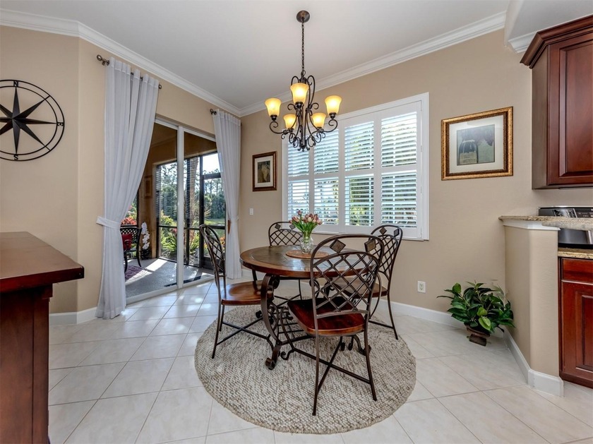 Unparalleled luxury and privacy in a Venetian first-floor - photo 8