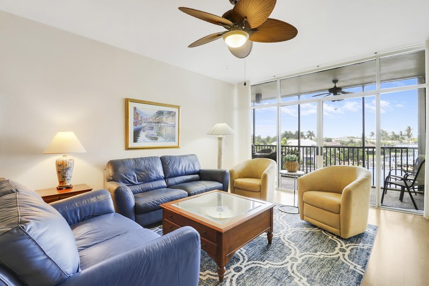 INTRACOASTAL DELIGHT! Outstanding waterfront views from this 4th - photo 18