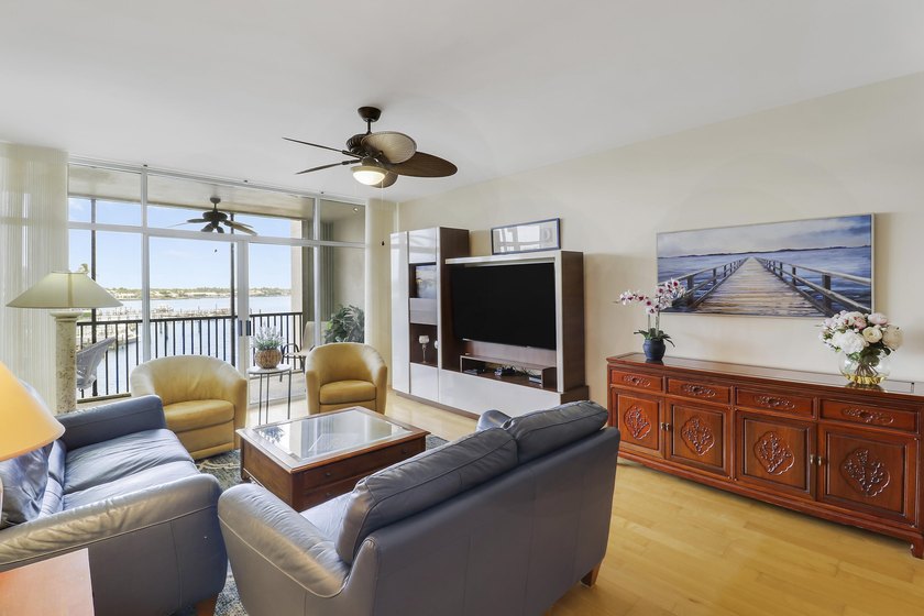 INTRACOASTAL DELIGHT! Outstanding waterfront views from this 4th - photo 19