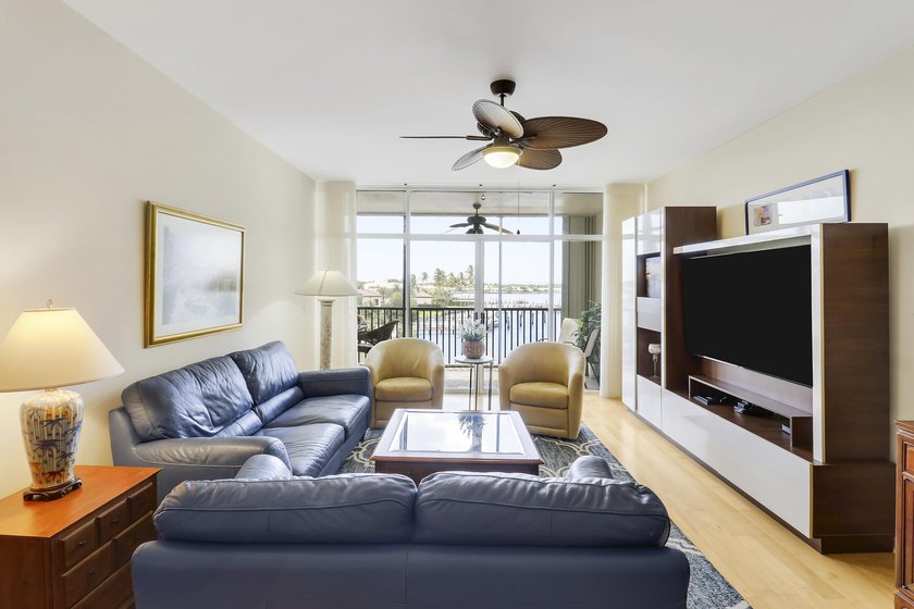 INTRACOASTAL DELIGHT! Outstanding waterfront views from this 4th - photo 20