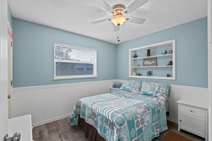 Spacious 4 bedroom, 2 bathroom home, with garage and a versatile - photo 23
