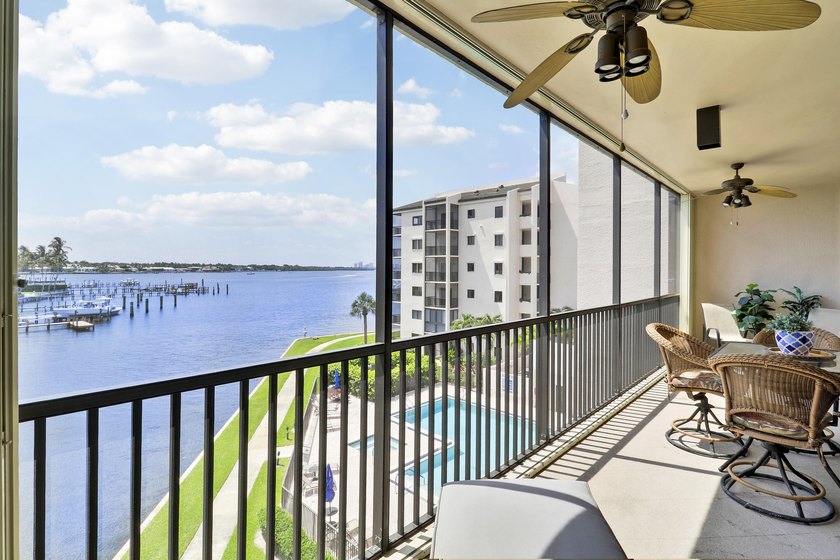 INTRACOASTAL DELIGHT! Outstanding waterfront views from this 4th - photo 24