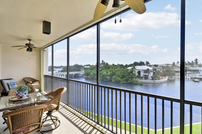 INTRACOASTAL DELIGHT! Outstanding waterfront views from this 4th - photo 25