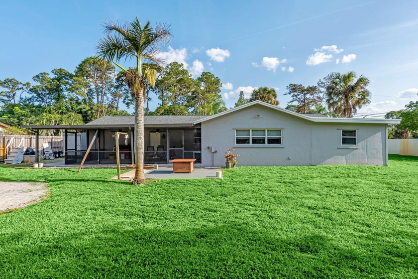Spacious 4 bedroom, 2 bathroom home, with garage and a versatile - photo 26