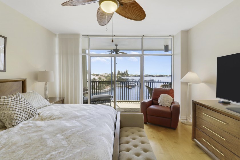 INTRACOASTAL DELIGHT! Outstanding waterfront views from this 4th - photo 28