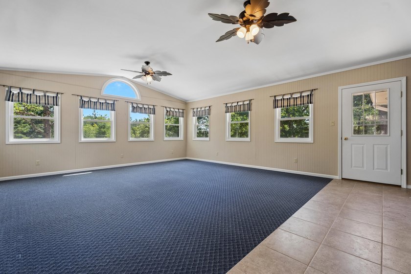 Beautiful home overlooking Lake Geneva and the beach on CCR - photo 7