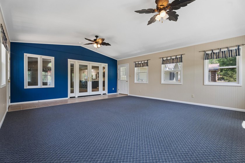 Beautiful home overlooking Lake Geneva and the beach on CCR - photo 8