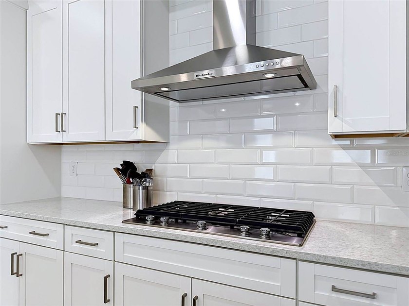 Luxury finishes, exceptional storm protection, outstanding - photo 14