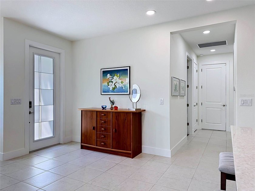 Luxury finishes, exceptional storm protection, outstanding - photo 34