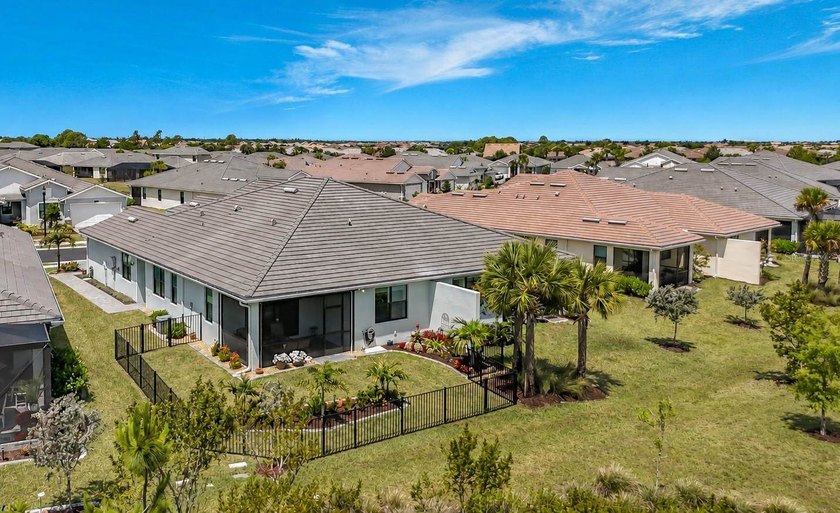 Luxury finishes, exceptional storm protection, outstanding - photo 48