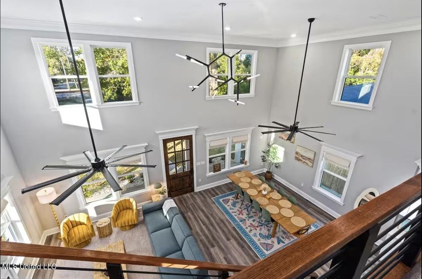 Extra, Extra Fabulous! This stunning 5-bedroom, 3-bath home is - photo 5