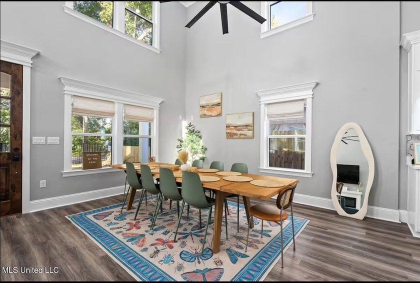 Extra, Extra Fabulous! This stunning 5-bedroom, 3-bath home is - photo 6
