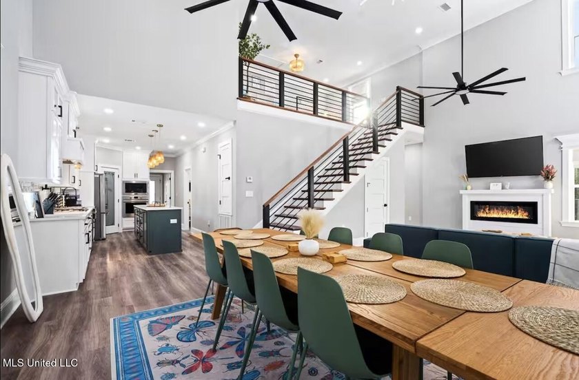 Extra, Extra Fabulous! This stunning 5-bedroom, 3-bath home is - photo 7
