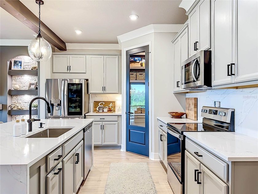 A masterclass in customization and impeccable design, this - photo 15