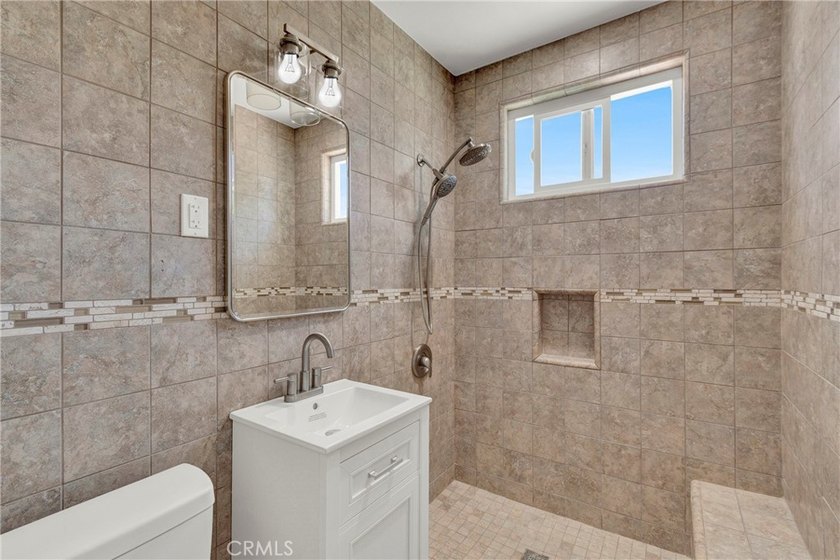 Properties like this rarely hit the market-only one duplex has - photo 21