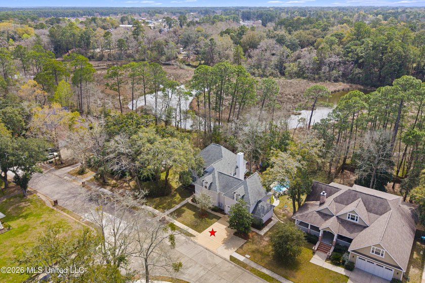 Don't miss out! Take advantage! Beautifully designed home in - photo 3