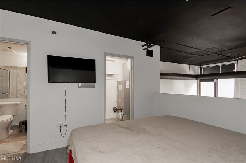Welcome to downtown living at its best in this stylish 1-bedroom - photo 15