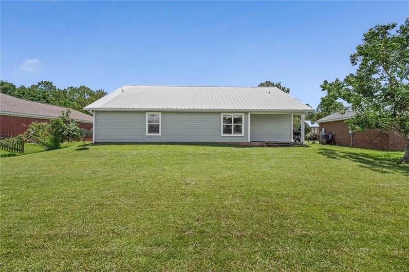 Welcome to this beautifully designed home in the desirable - photo 26