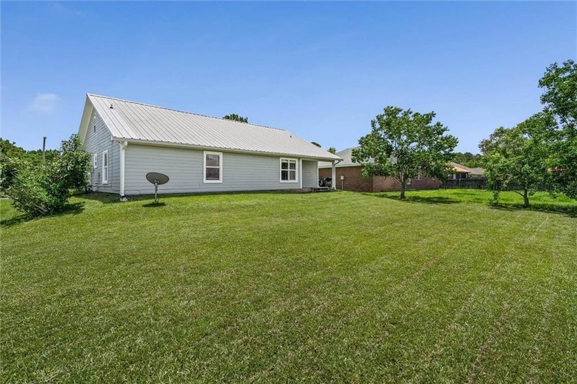 Welcome to this beautifully designed home in the desirable - photo 27
