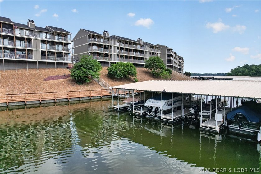 Prime Osage Beach Lakefront Opportunity! This furnished - photo 32