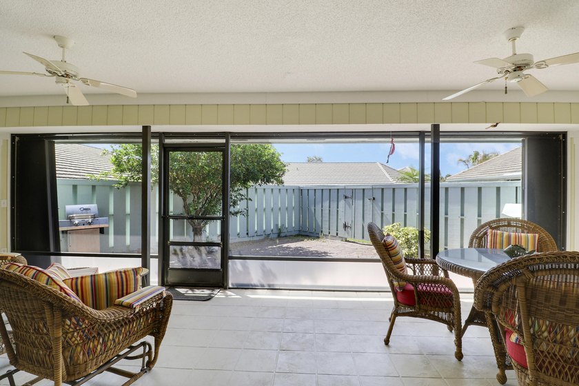 Come see this 2 bedroom, 2 bathroom villa (not condo) within - photo 2