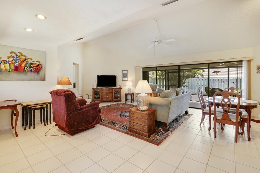 Come see this 2 bedroom, 2 bathroom villa (not condo) within - photo 6
