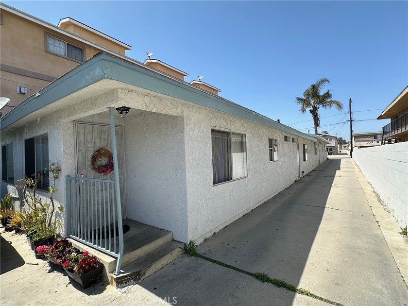 Excellent Opportunity to Own a Duplex in Torrance with a great - photo 4