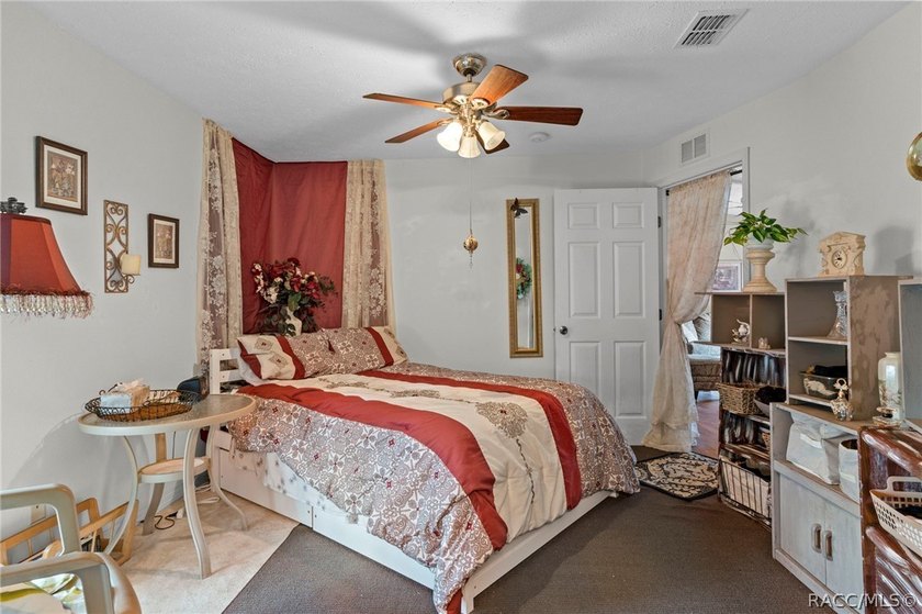 Great 3 Bedroom block home in nice area of Homosassa. Perfect - photo 15
