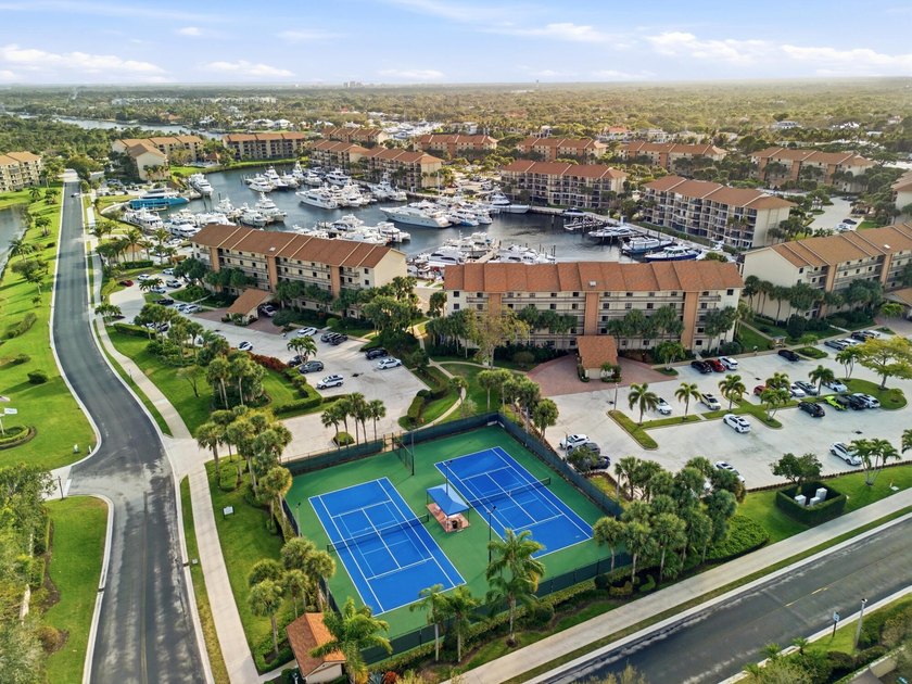Welcome to Residence 404 at 2101 Marina Isle Way, a fourth-floor - photo 15