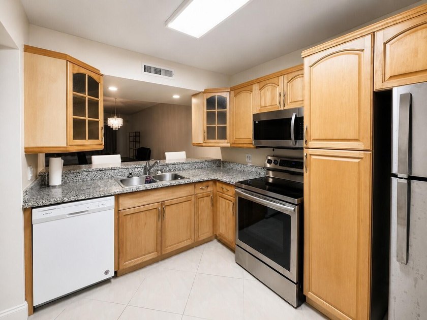 A must-see and exceptional value! Welcome to Whitehall at Lands - photo 3