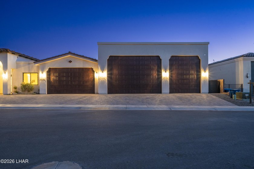 Welcome to 7976 Plaza de Los Pajaros, where luxury meets - photo 7