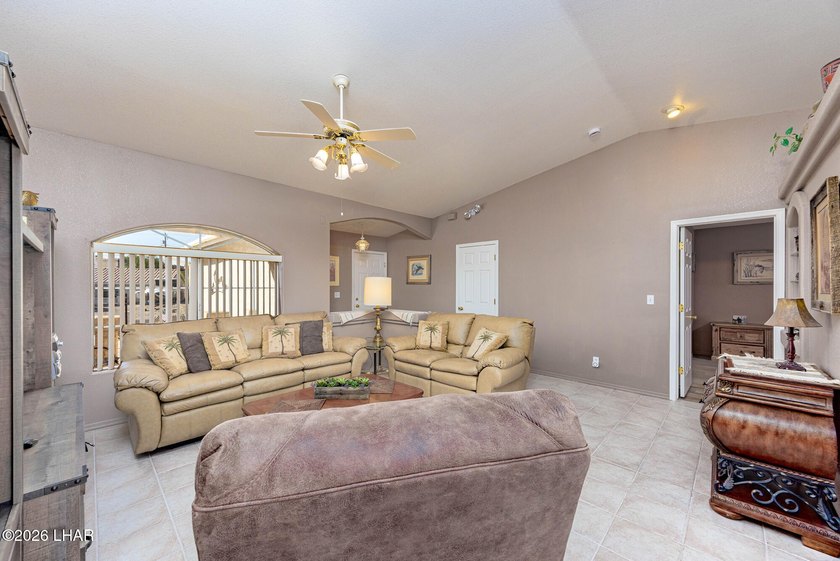 Welcome to this pristine 3BR/2BA home located on a quiet street - photo 5