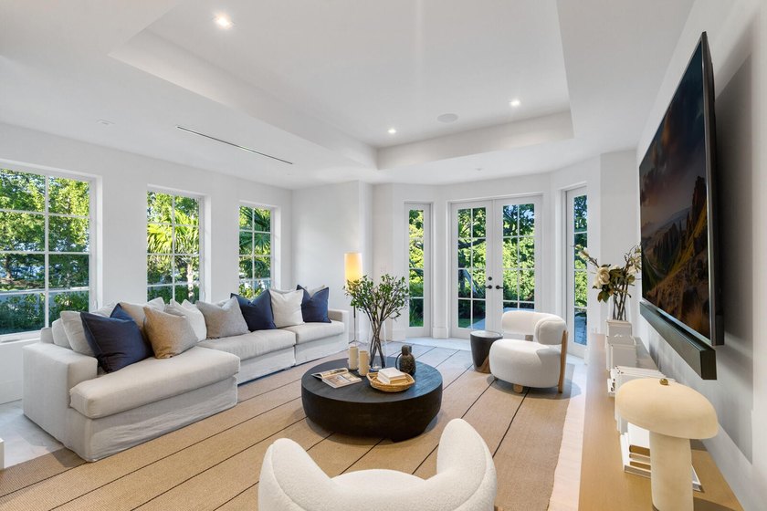 New Construction waterfront sanctuary on Palm Beach's - photo 16