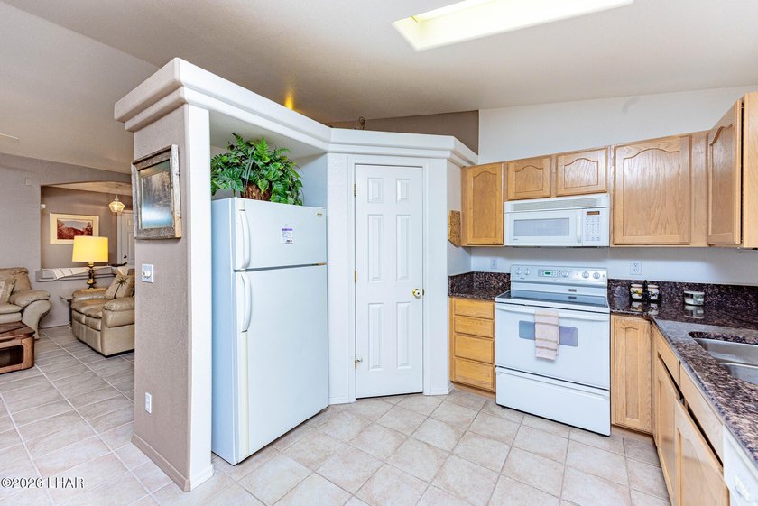 Welcome to this pristine 3BR/2BA home located on a quiet street - photo 8