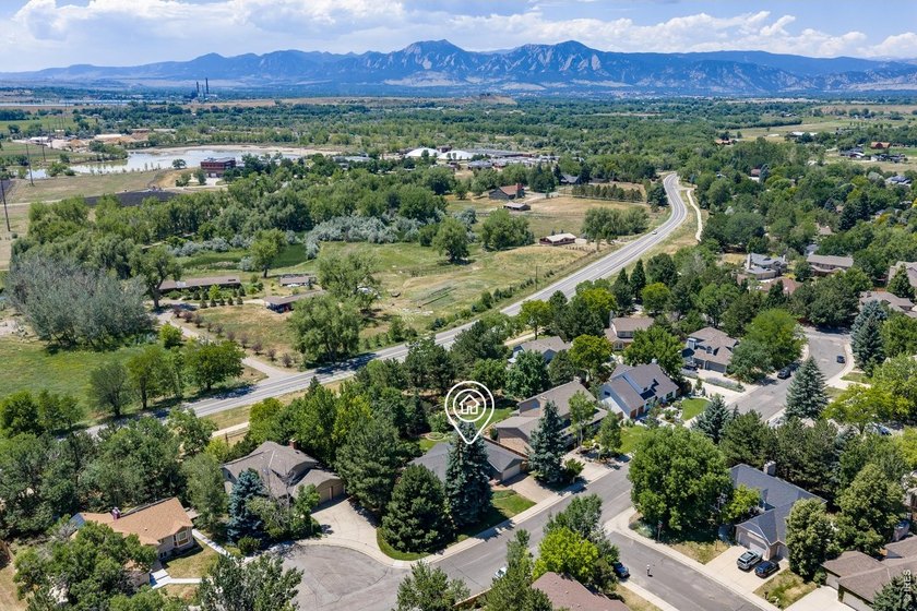 This fabulous Gunbarrel Ranch Home is located in the South - photo 20