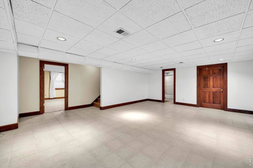 This fabulous Gunbarrel Ranch Home is located in the South - photo 25