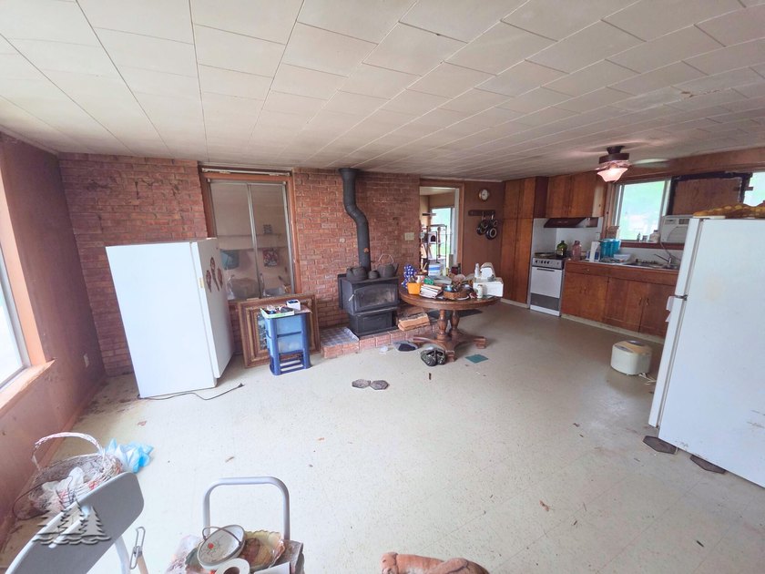Sold AS IS, this 2-bedroom, 660 sq. ft. home in Johnson - photo 6