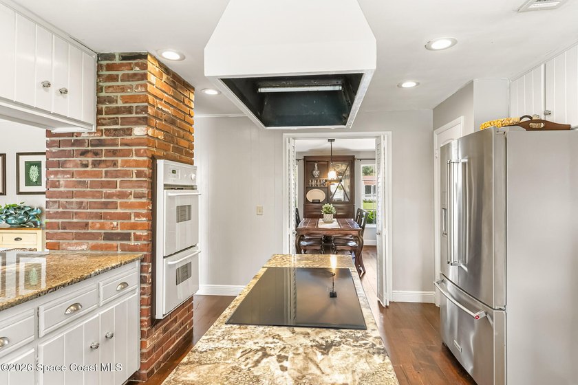 PRICE IMPROVEMENT! Tucked away on a quiet cul-de-sac, peace of - photo 31