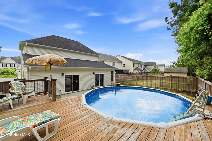 Move-in ready and tucked away on a quiet cul-de-sac, this - photo 33