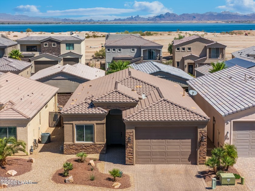 Island living at its Finest! This beautiful home is located in - photo 2