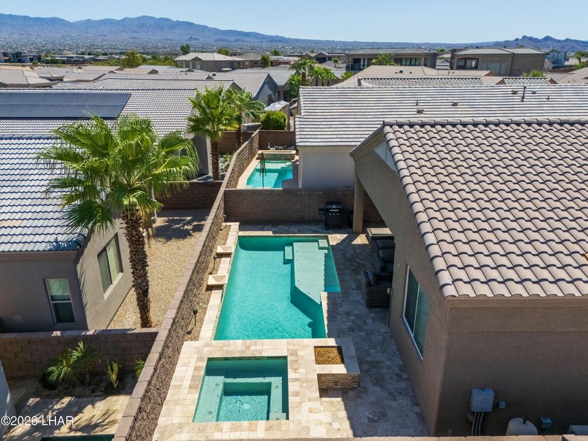Island living at its Finest! This beautiful home is located in - photo 6