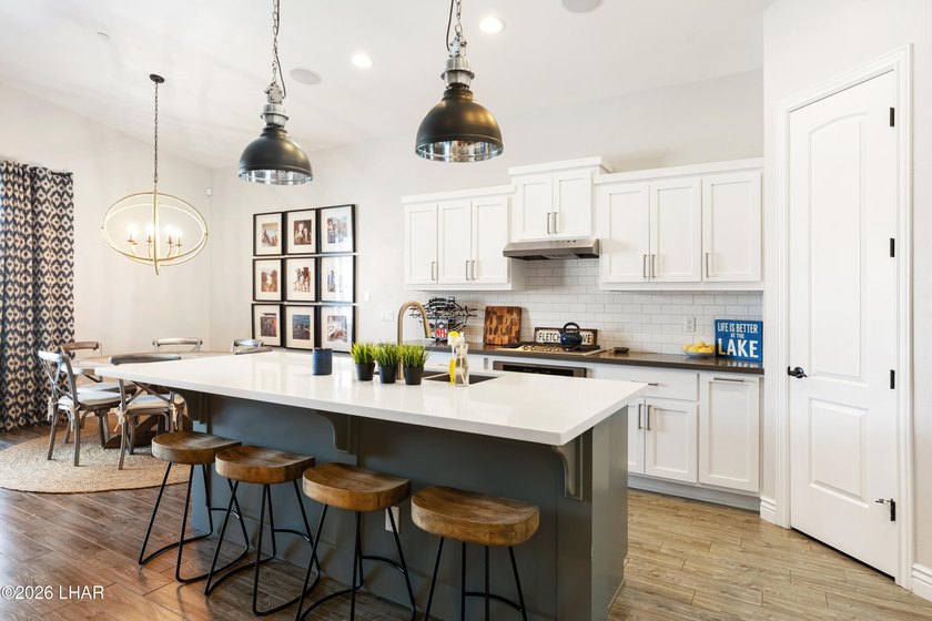 Island living at its Finest! This beautiful home is located in - photo 10