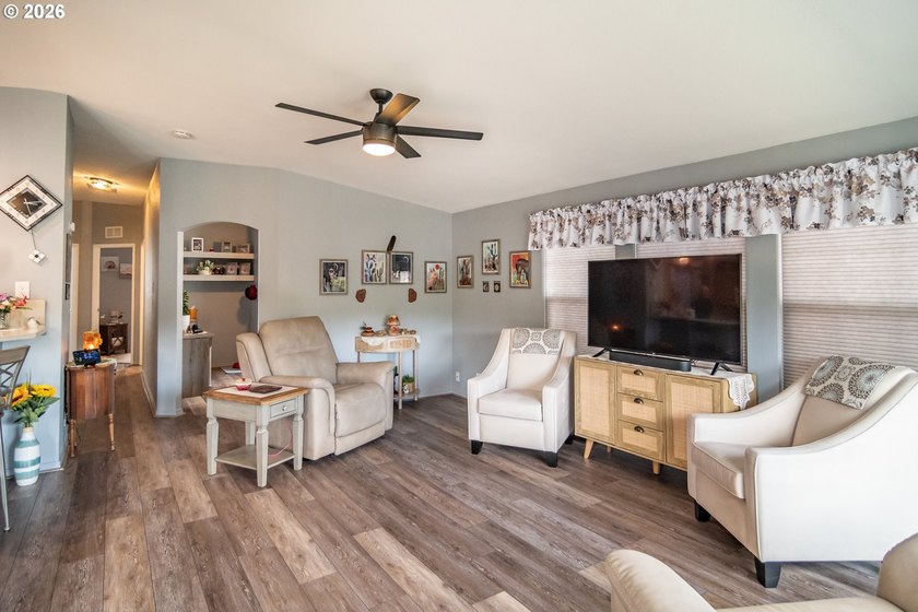 Welcome to this stellar home in the desirable Littlebrook - photo 12
