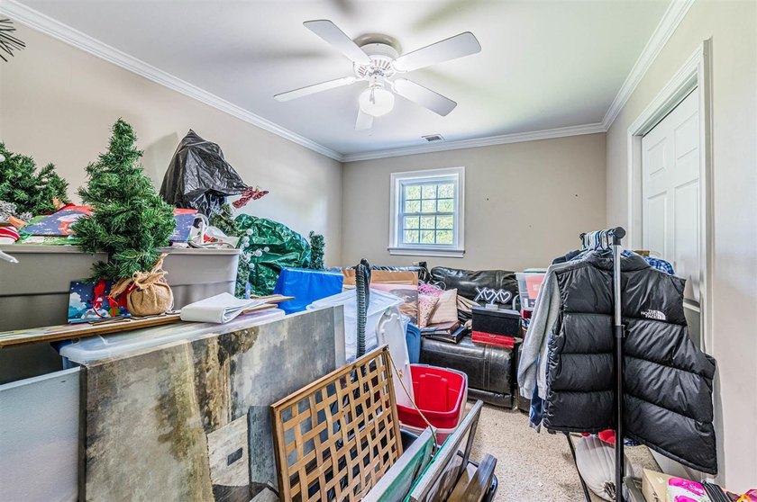Room to live, land to use, and a setup that fits more than just - photo 27