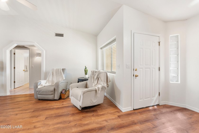Live the Lake Havasu lifestyle at an affordable price! This - photo 4