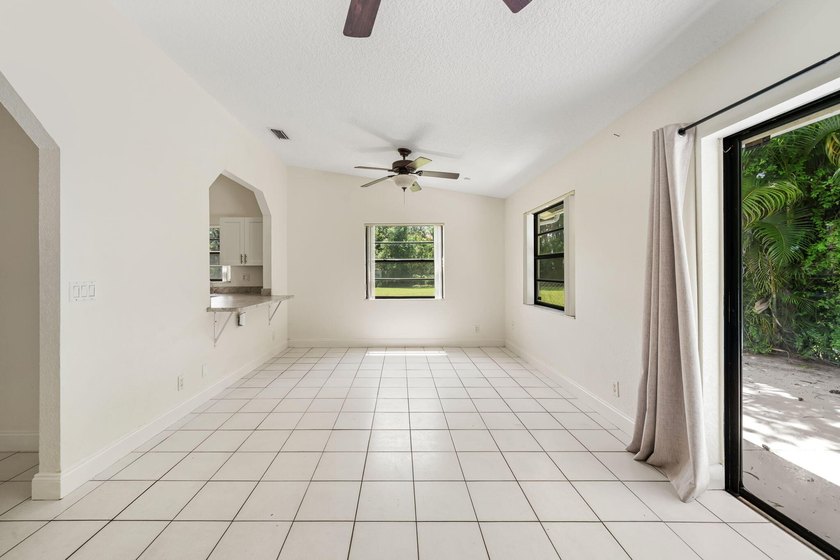Experience the freedom of country living without sacrificing - photo 14