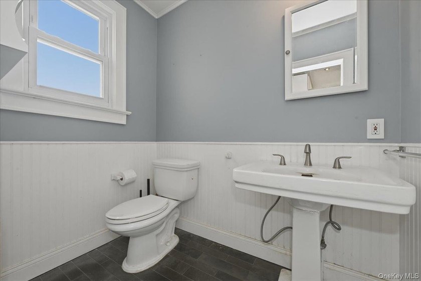 STOP THE CAR! Don't Miss out on this amazing 3 BR 1.5 Bath - photo 17